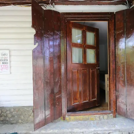 Summer House Albergue *